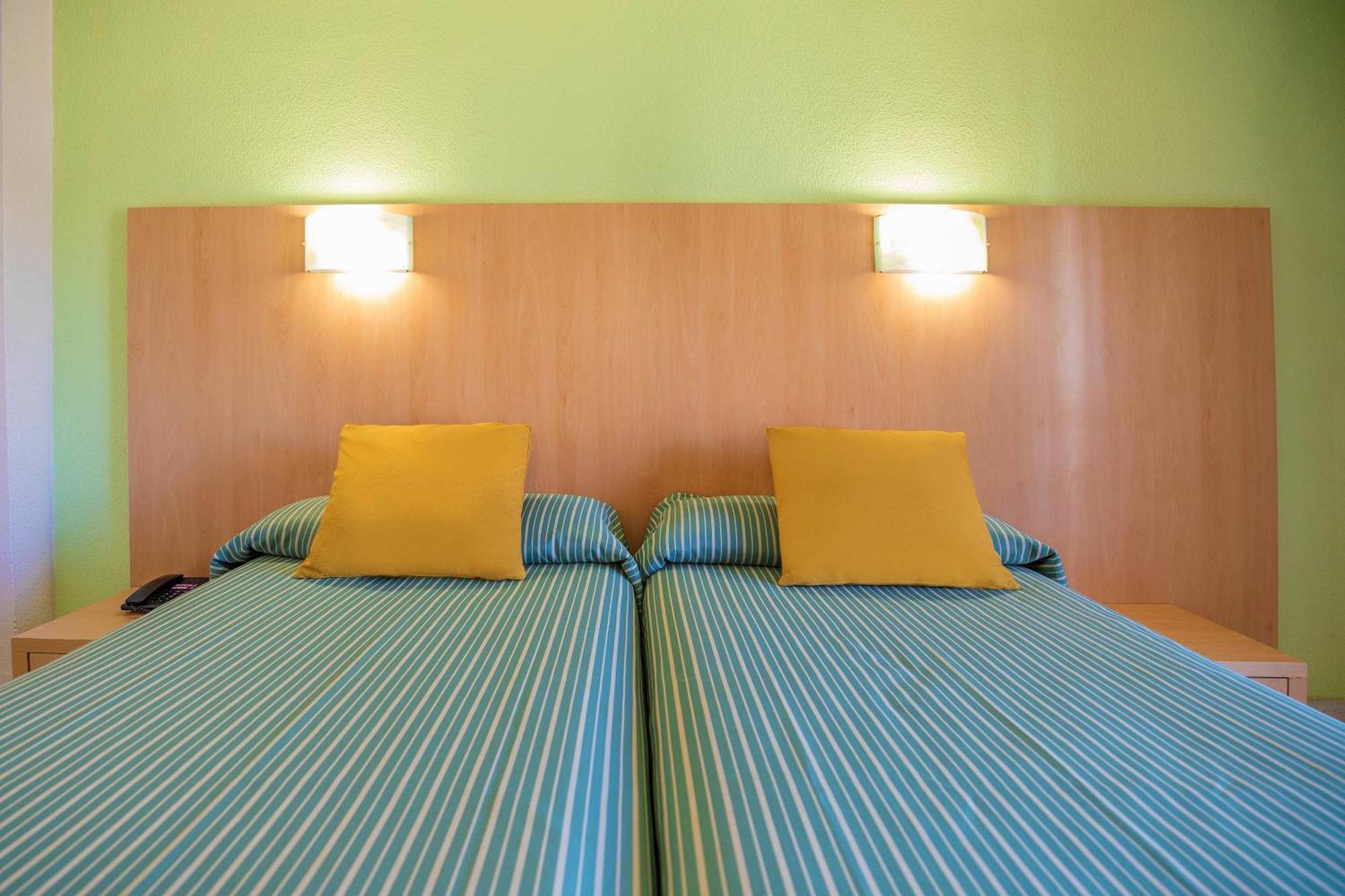 Hotel Servigroup Pueblo Benidorm Habitación foto